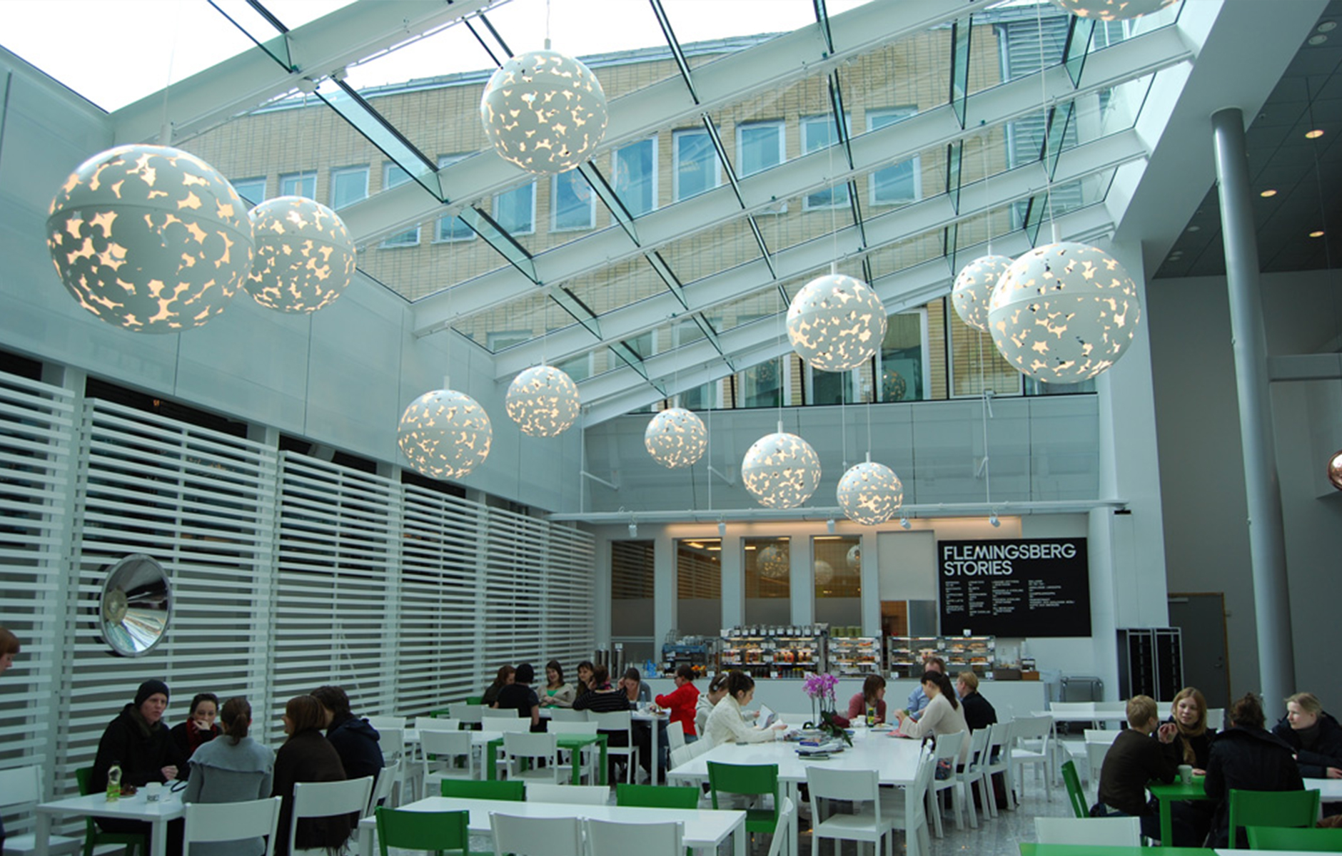 CamouflageLight_byFront_projectimage_1880_3