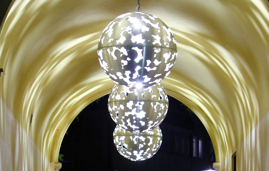 CamouflageLight_byFront_projectimage_940