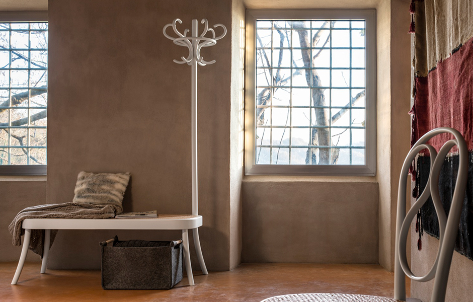 CoatRackBench_byFront_projectimage_940_4