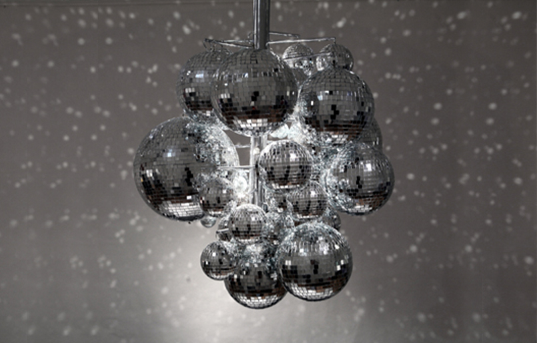 ConfettiLight_byFront_projectdefaultimage_1880