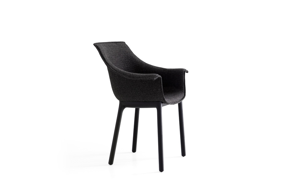 DrapedChair_FronForPorro_940 (1)