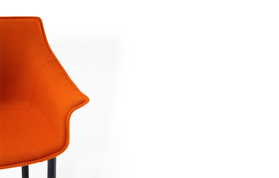 DrapedChair_FronForPorro_940 (3)